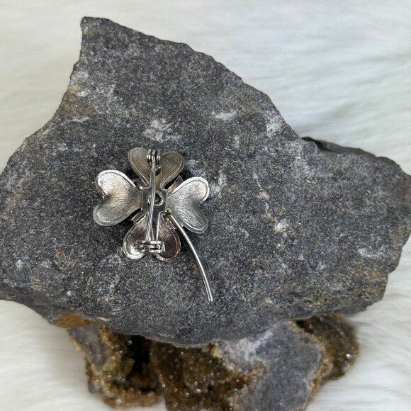 Vintage Silver Tone Textured Flower & Faux Pearl Brooch 1.5" X 1" - Picture 5 of 5